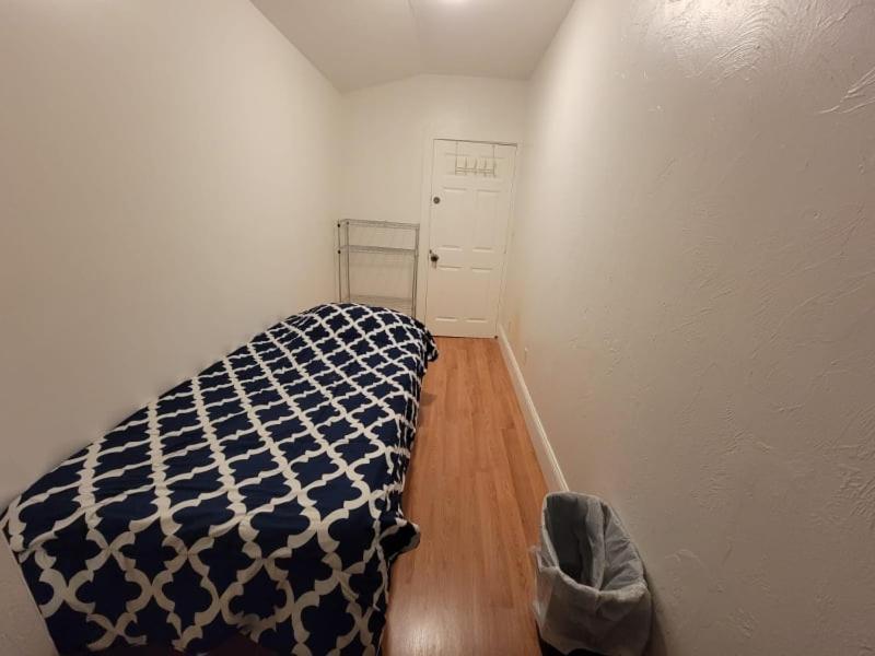 Private Bedroom Near Boston