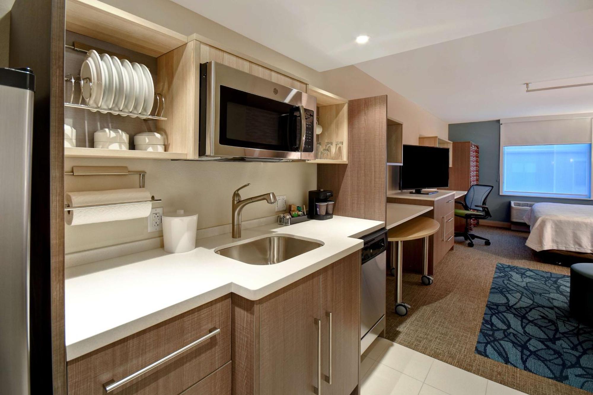 Home2 By Hilton South Bay 3*