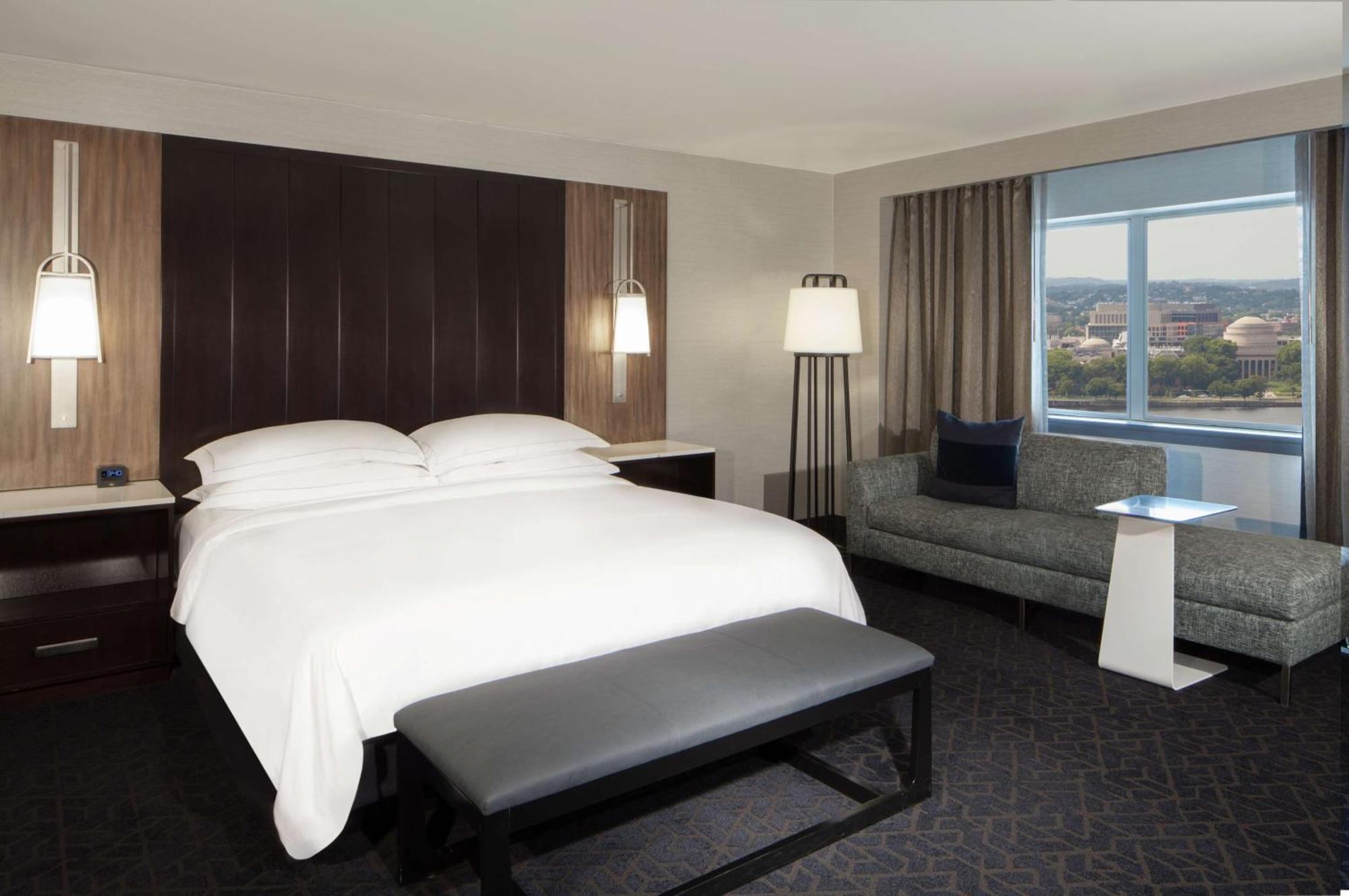 Hotel Hilton Back Bay 3*