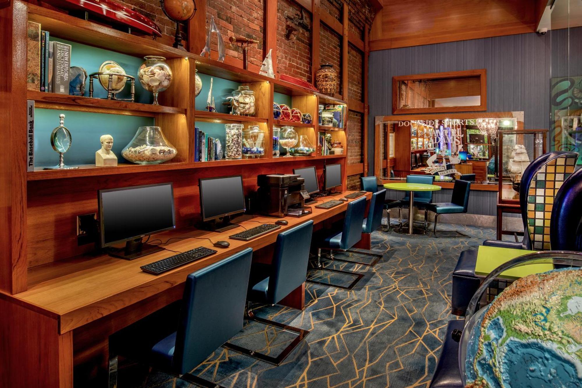 Hotel Harborside 3*
