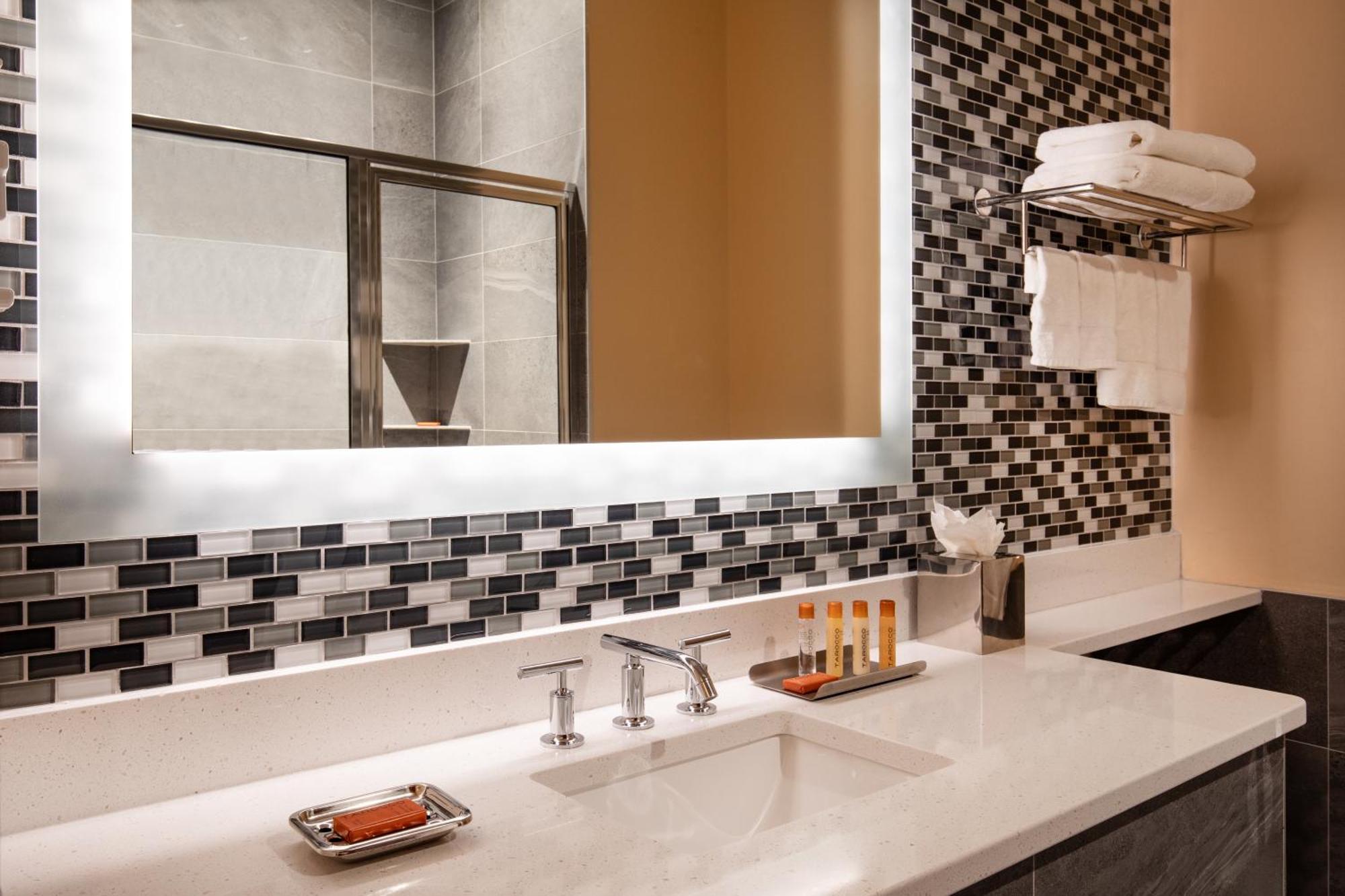Hotel Harborside Boston