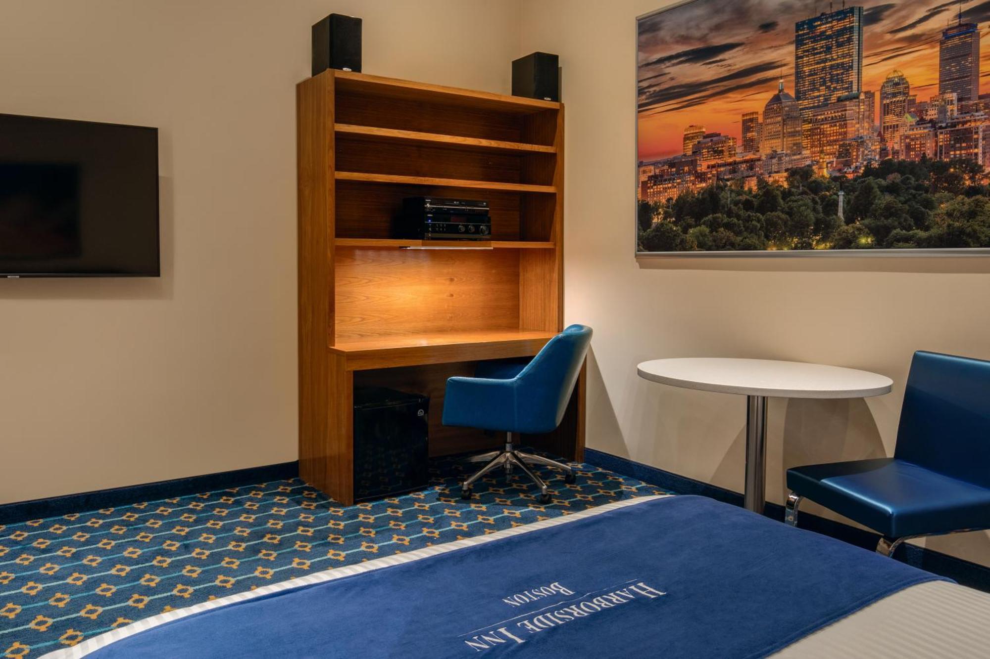 Harborside Hotel
