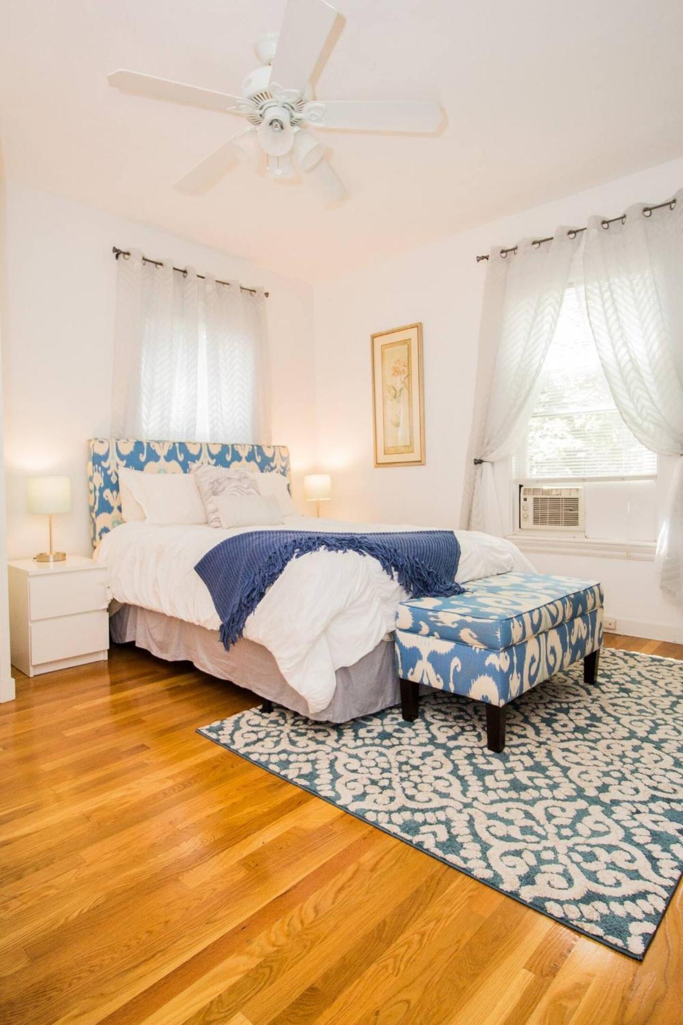 Condominium, First Floor Easy Access To Mb *
