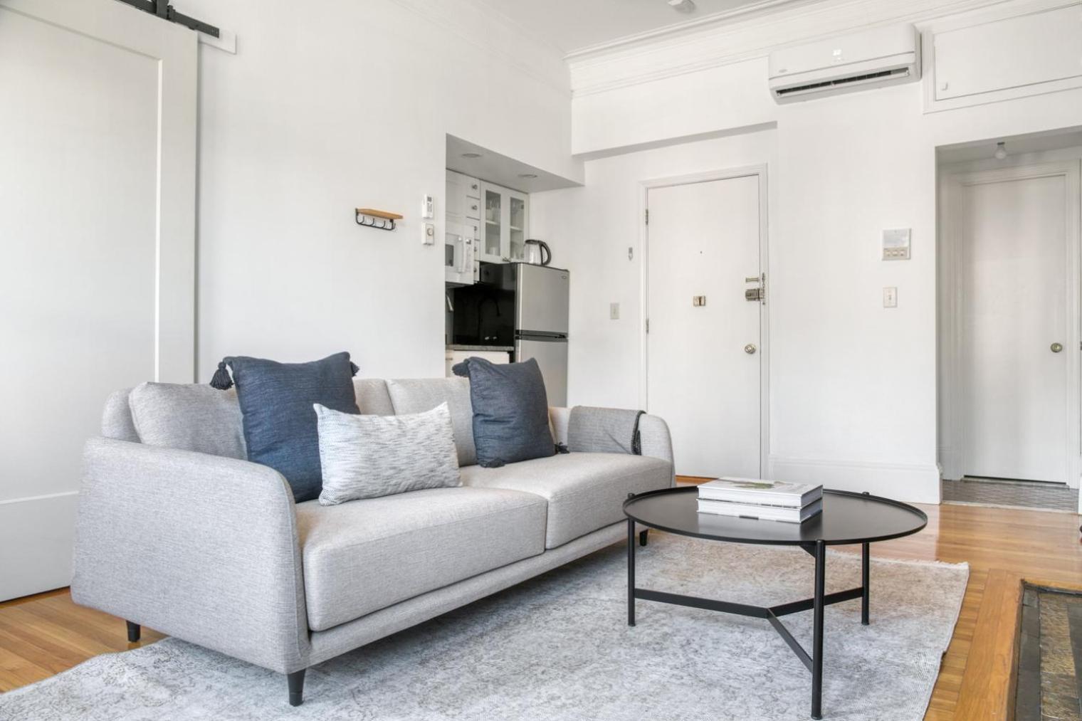 Apartment On Newbury W A Shopping Dining Bos-600