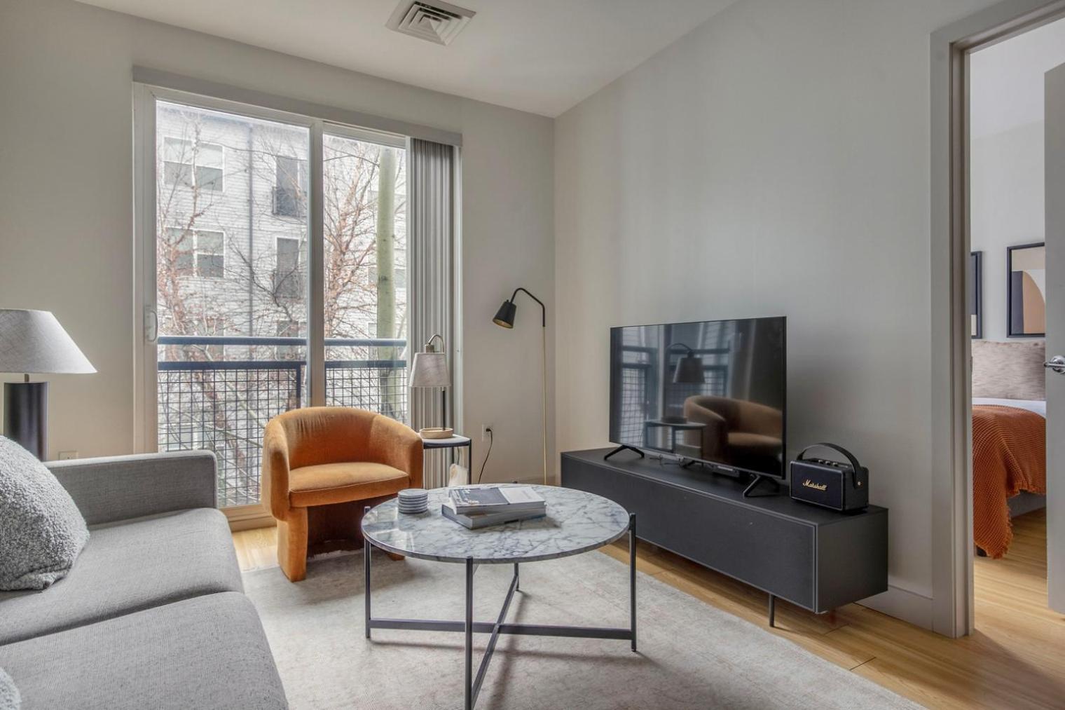 South 1br W Gym Nr Red Line Shops Bos-984 Apartment *