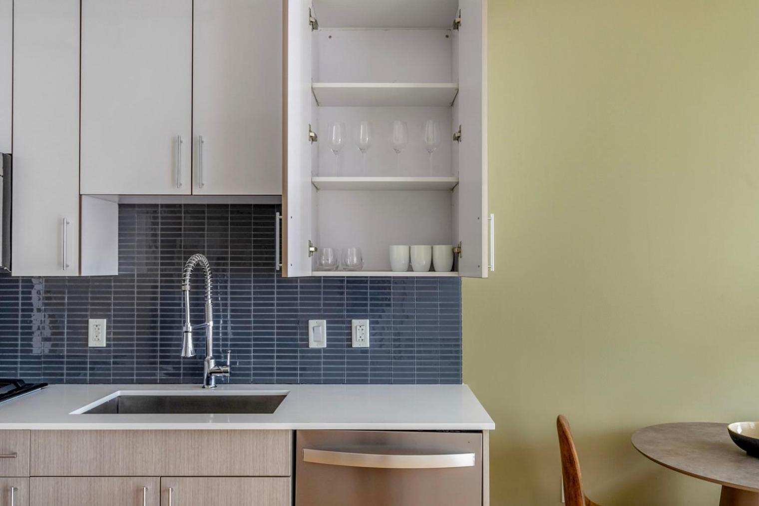 South 1br W Gym Nr Red Line Shops Bos-984 *