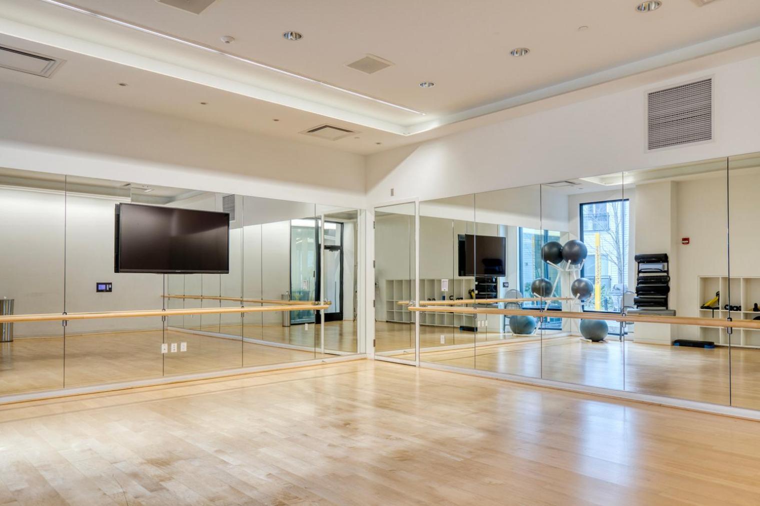 South 1br W Gym Nr Red Line Shops Bos-984 Apartment
