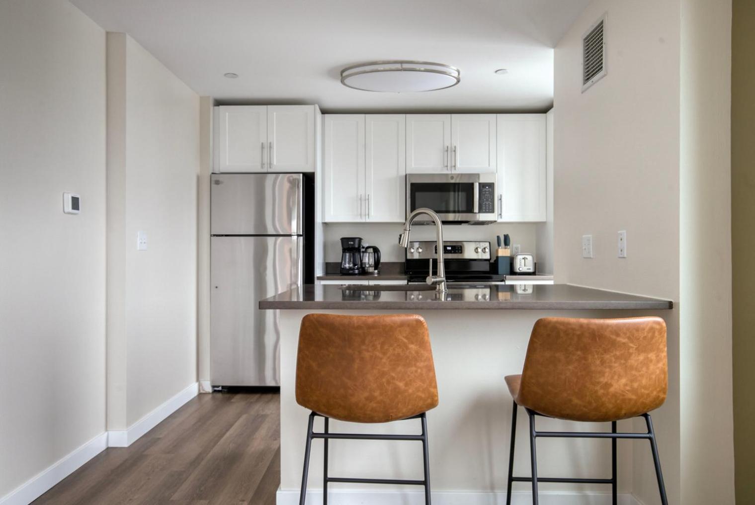 East Cambridge 1br W Gym Wd Near T Stop Bos-961 *