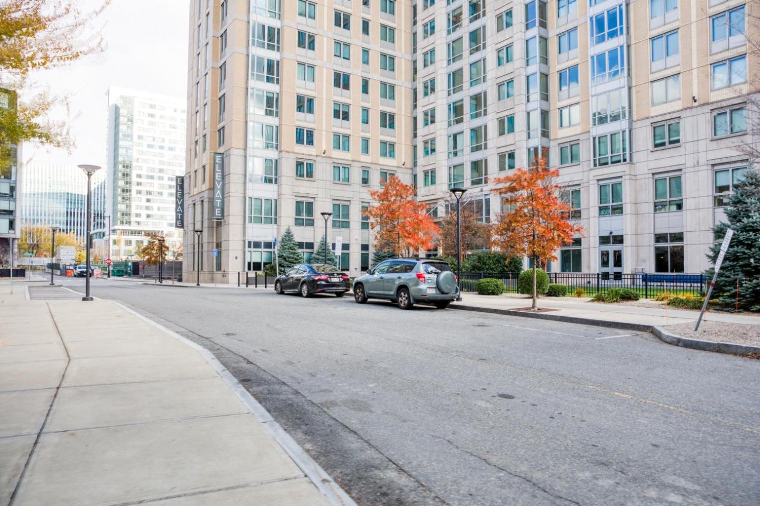 East Cambridge 1br W Gym Wd Near T Stop Bos-961 *