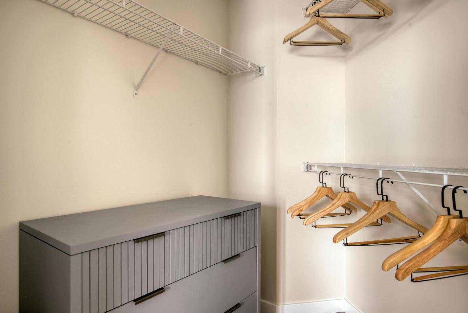 East Cambridge 1br W Gym Wd Near T Stop Bos-961