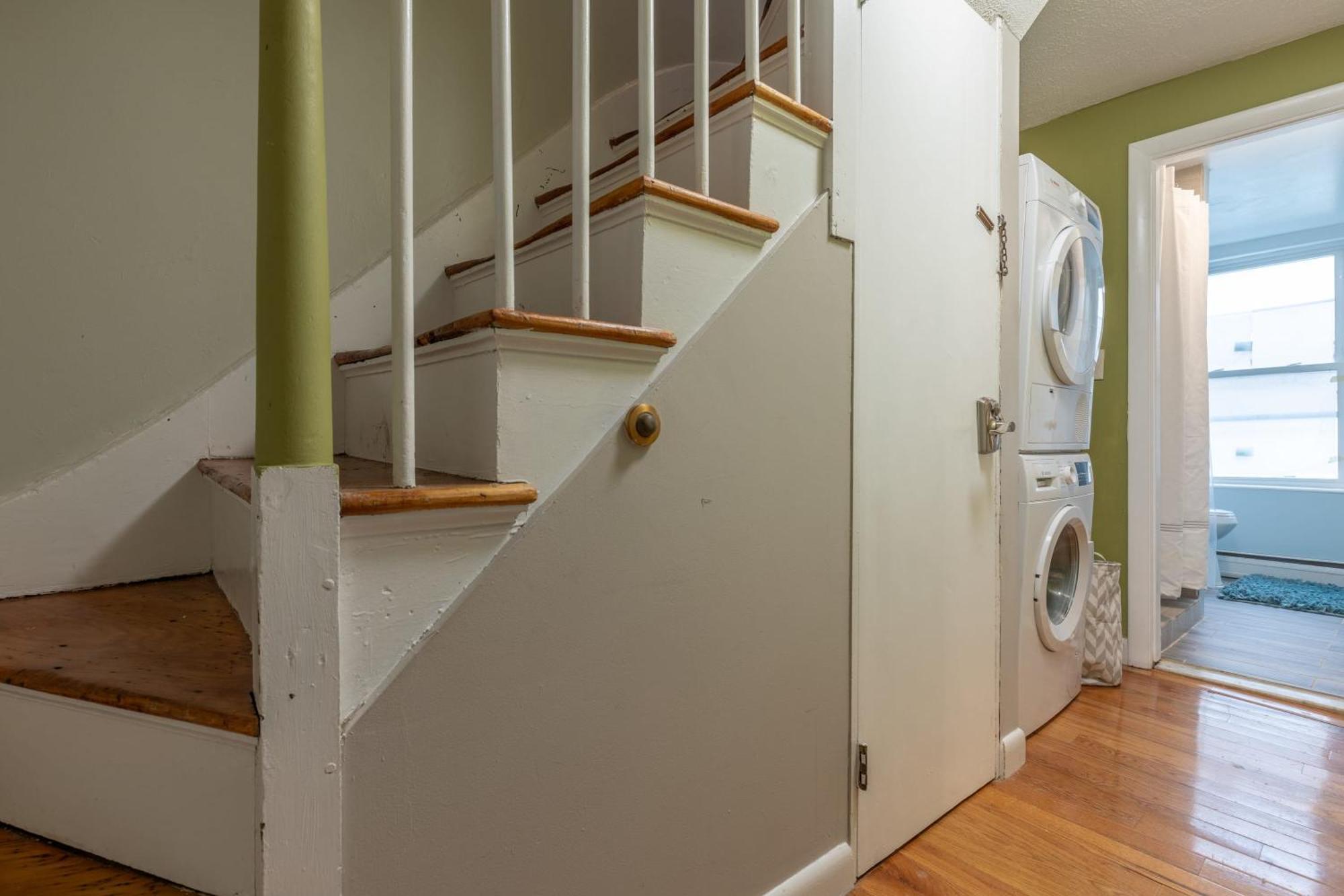 Apartment 3 Bed 1 Bath In Historic Building