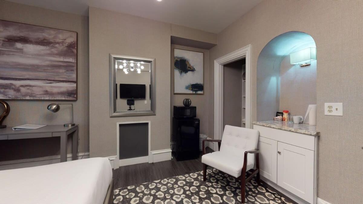 L 3-33 Stylish Private In Boston! *