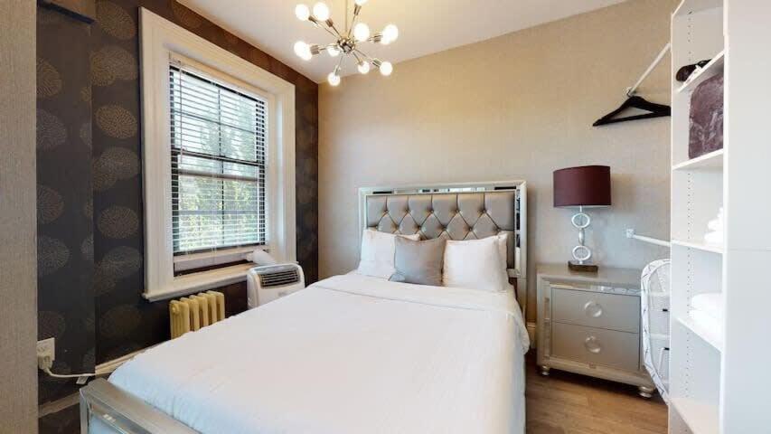 1-31 Excellent Location, Walk Everywhere Sleeps 3 Apartment