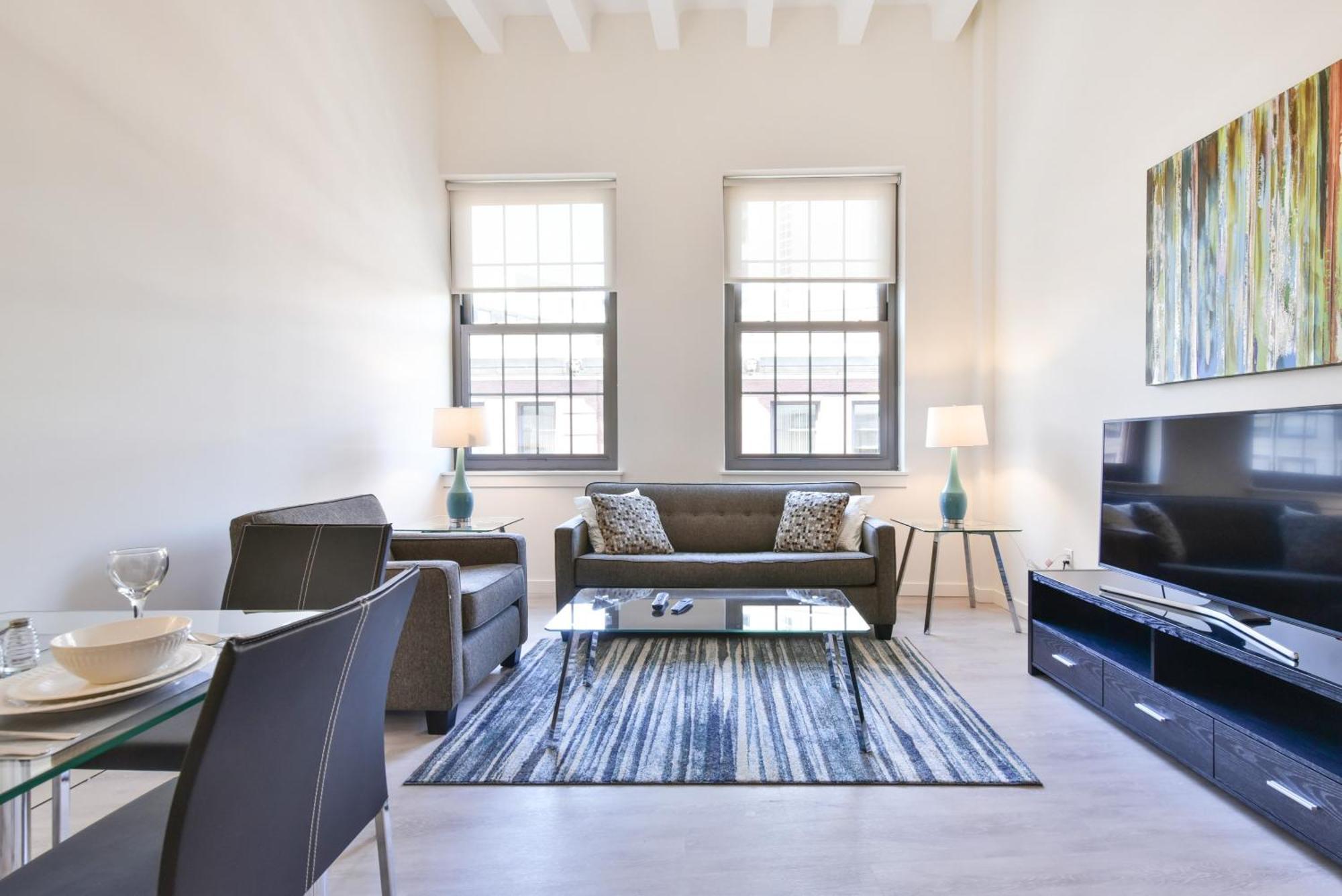 Global Luxury Downtown Apartment *