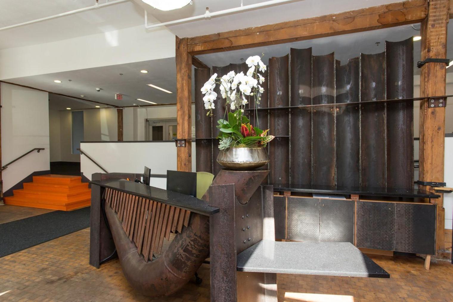 S End Loft W Pool Art Gallery Steps To T Bos-356 Apartment *