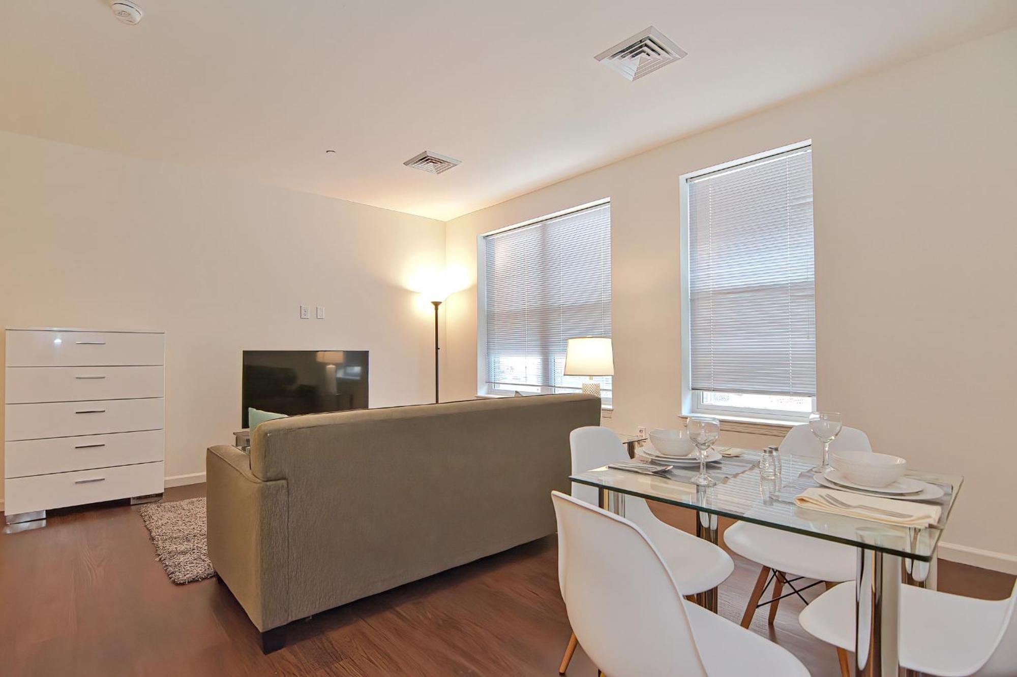 Global Luxury East Apartment *