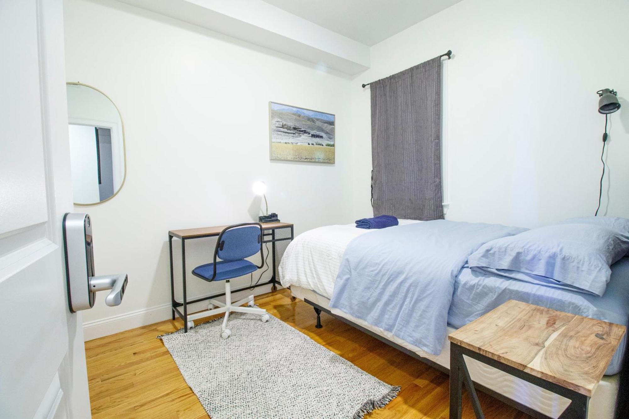 4br 1,5bh Sunny Apt In Roxbury * Boston