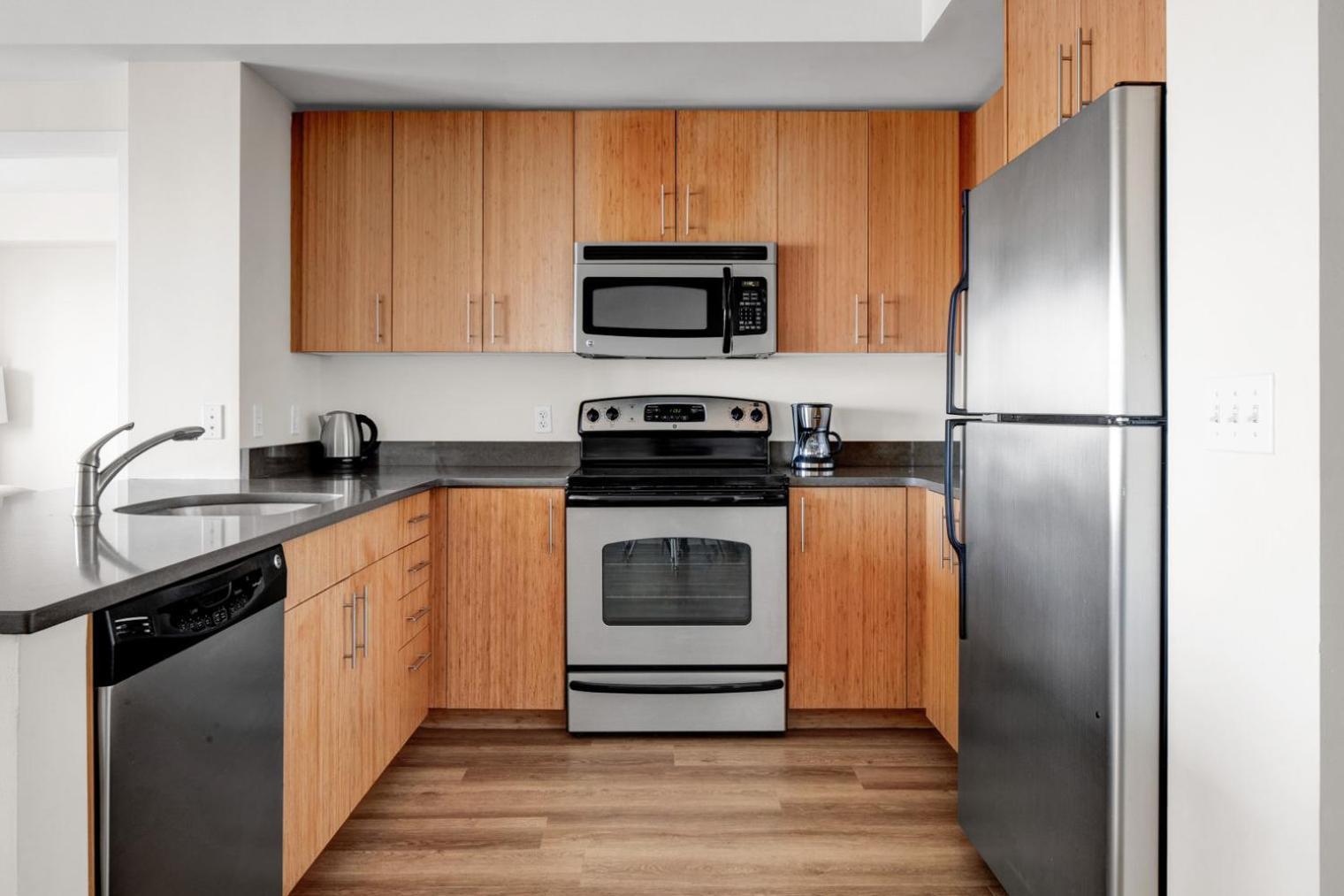 E Cambridge 2b2b W Wd Gym Steps From T Bos-520 Boston