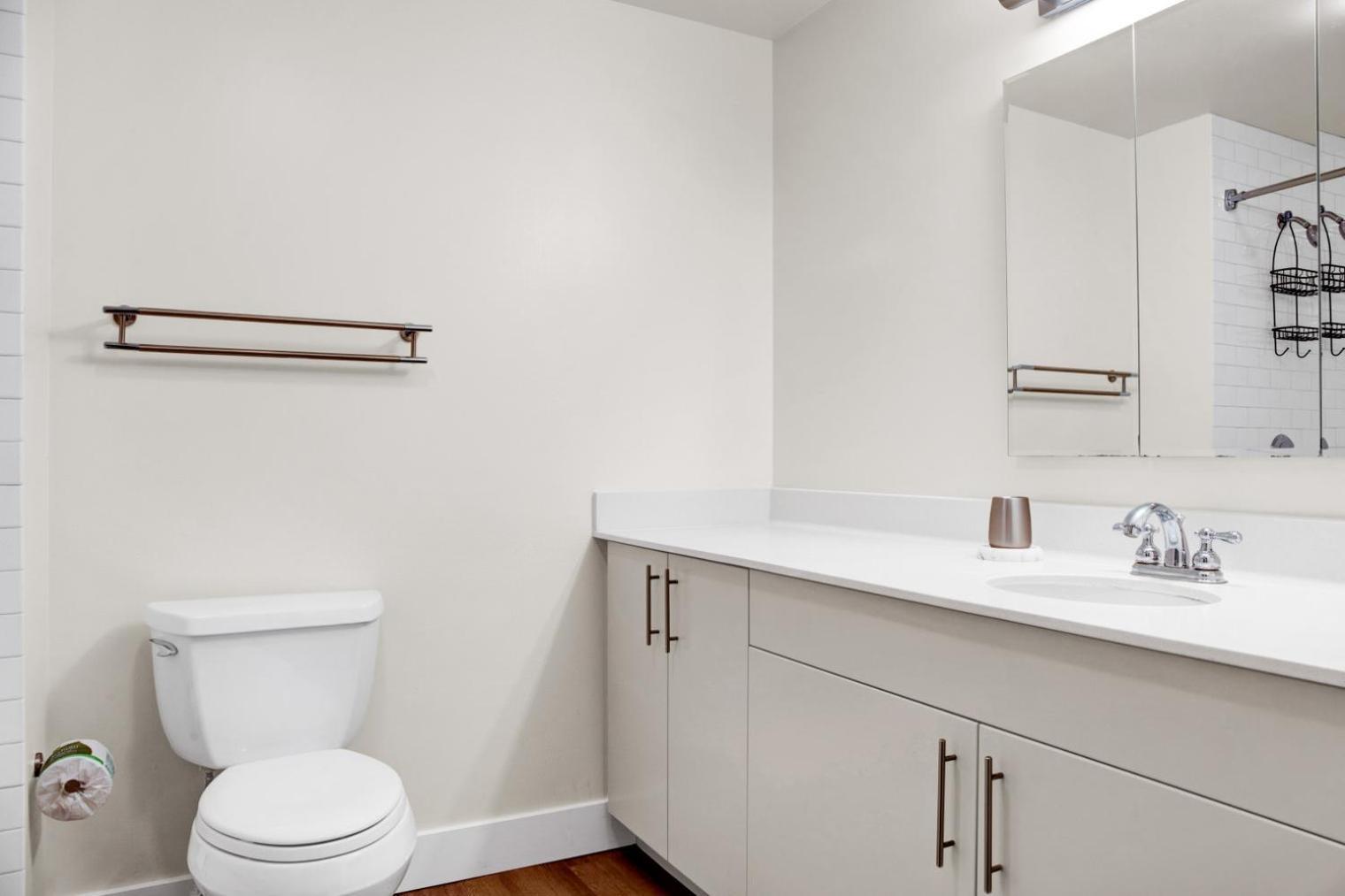 E Cambridge 2b2b W Wd Gym Steps From T Bos-520