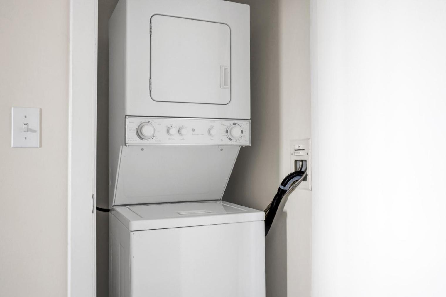 E Cambridge 2b2b W Wd Gym Steps From T Bos-520 Apartment Boston