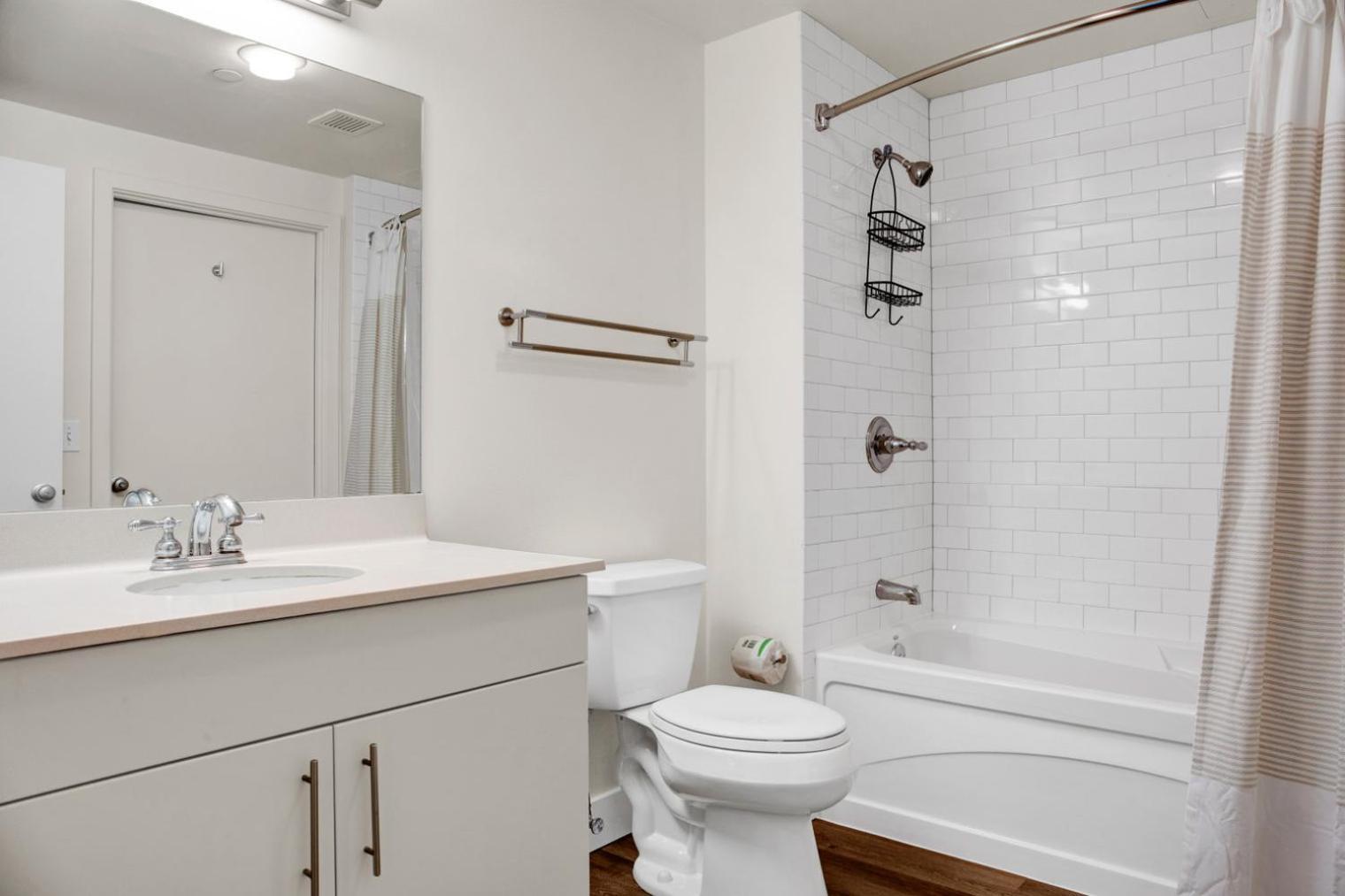 E Cambridge 2b2b W Wd Gym Steps From T Bos-520 Apartment Boston