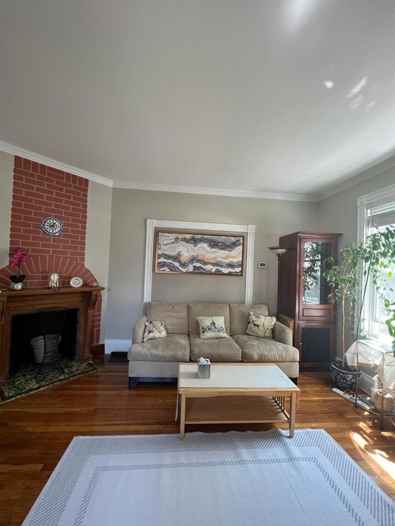 Private In A Grand House Homestay Boston