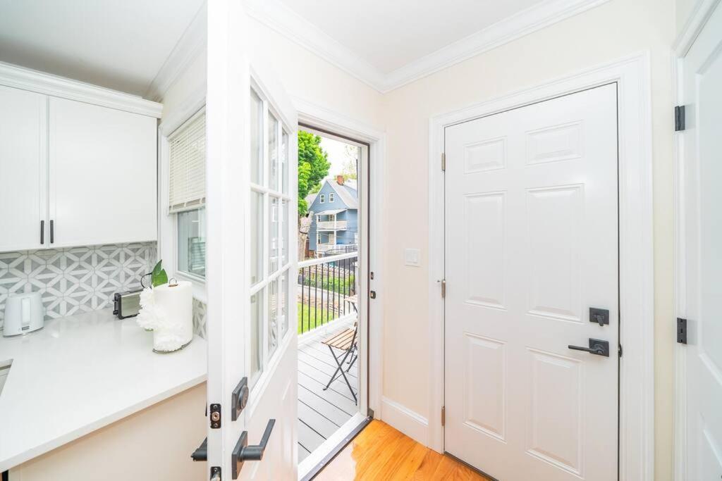 80-2 4br - Bright Family Near Asian Supermarket Apartment *