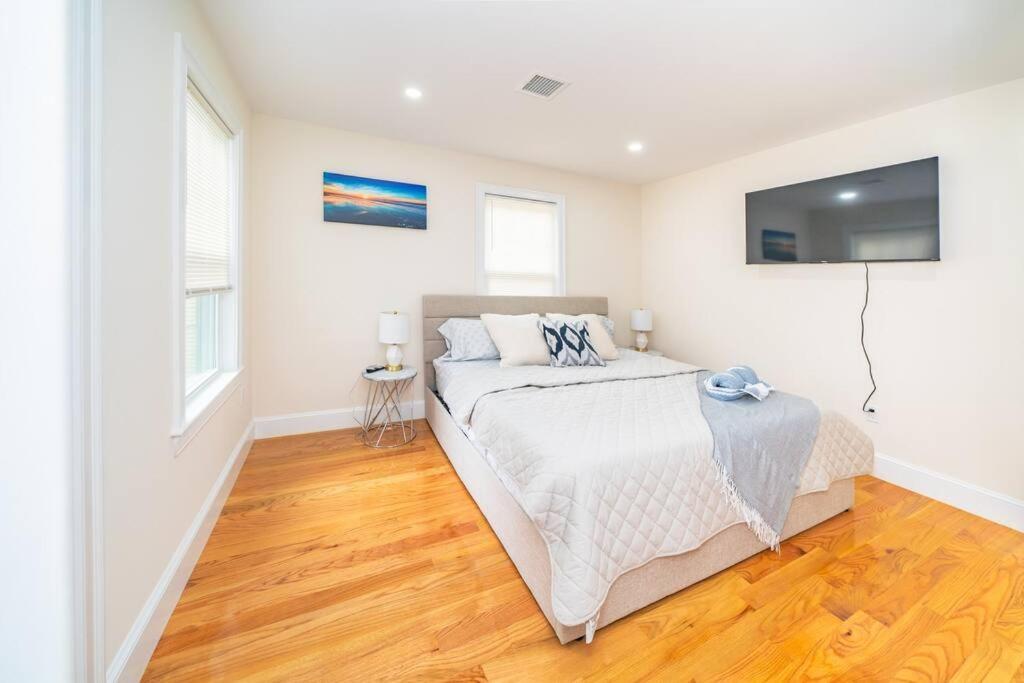80-2 4br - Bright Family Near Asian Supermarket Apartment Boston