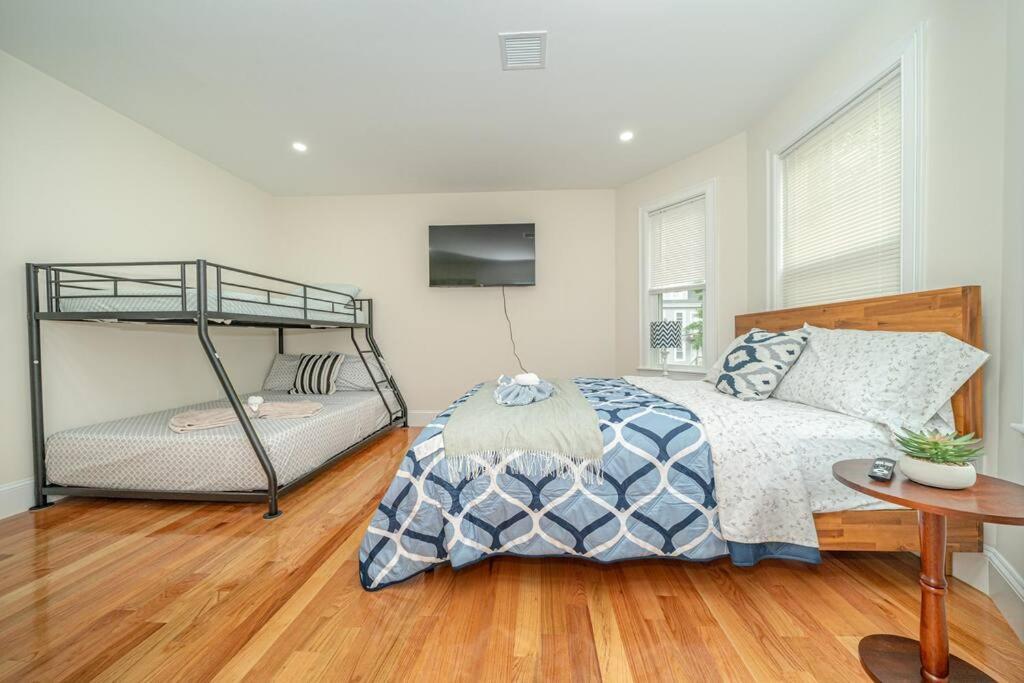 80-2 4br - Bright Family Near Asian Supermarket Boston