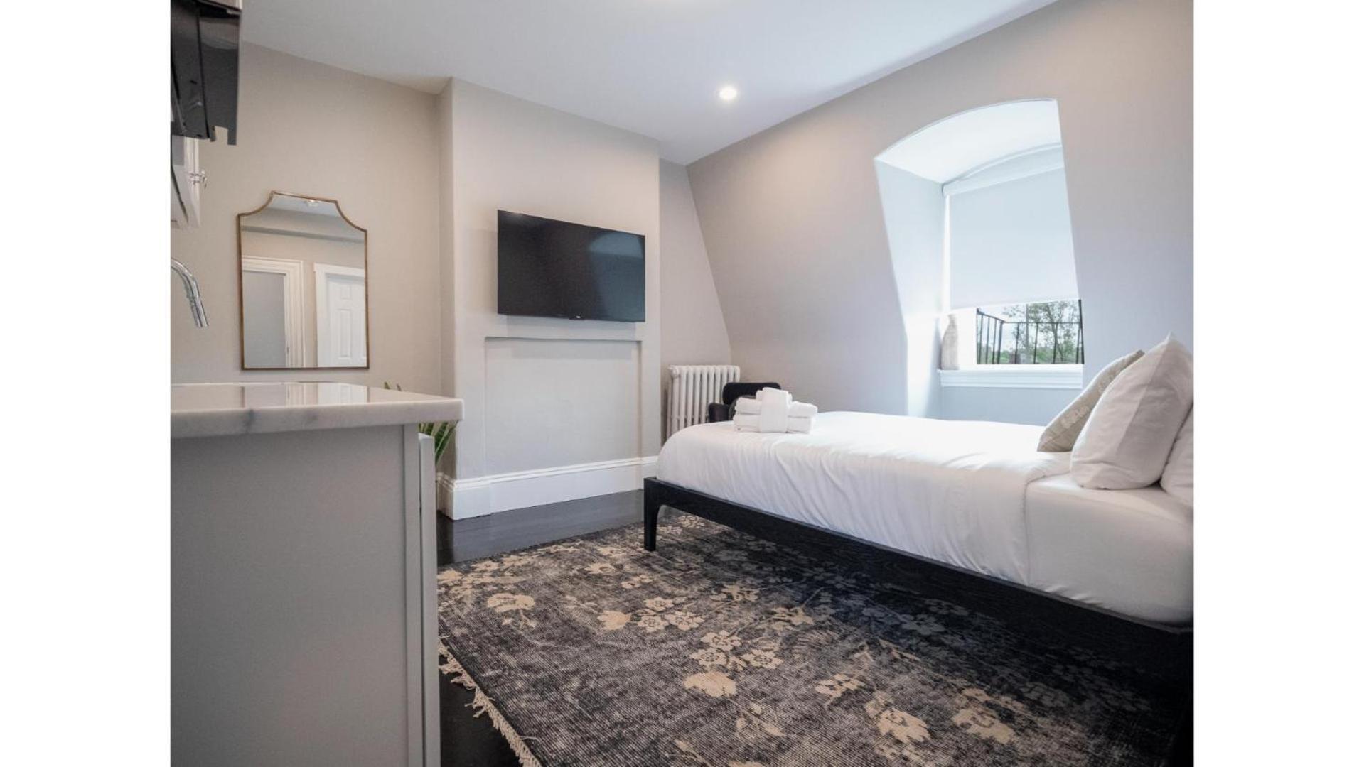 The Chester Apartment *