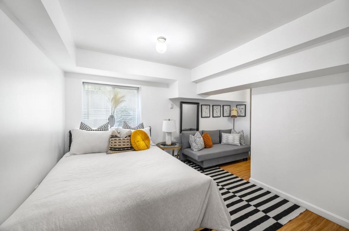 Modern 2 Bed Apt Mins To Fenway 5 Min To Train Apartment Boston