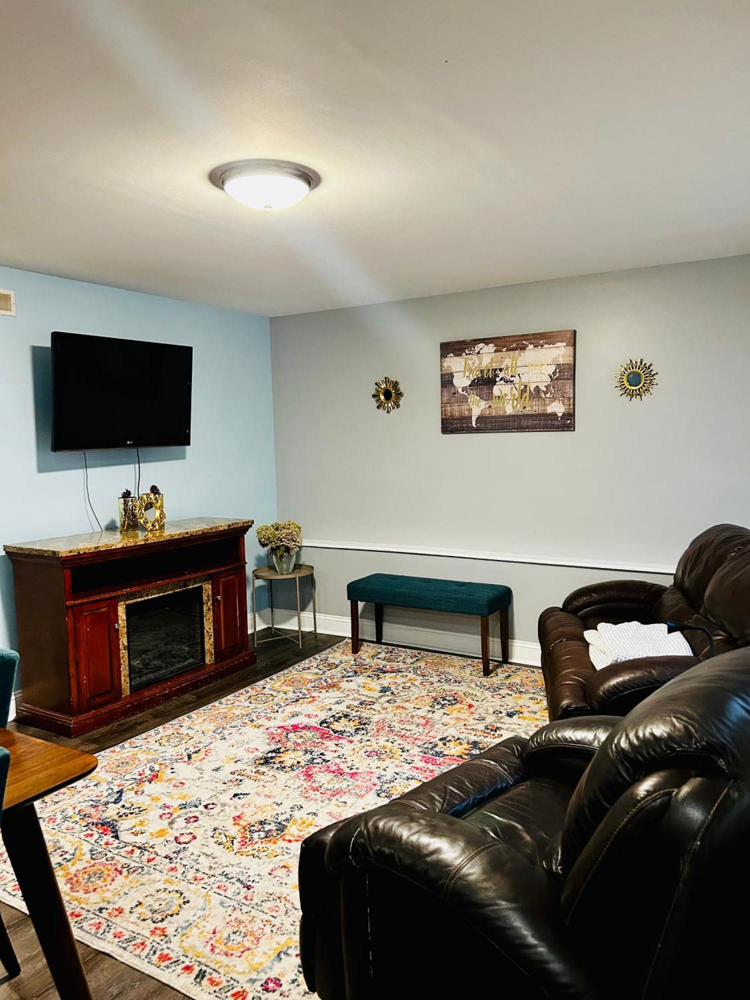 Apartment Cozy And Comfortable Away From
