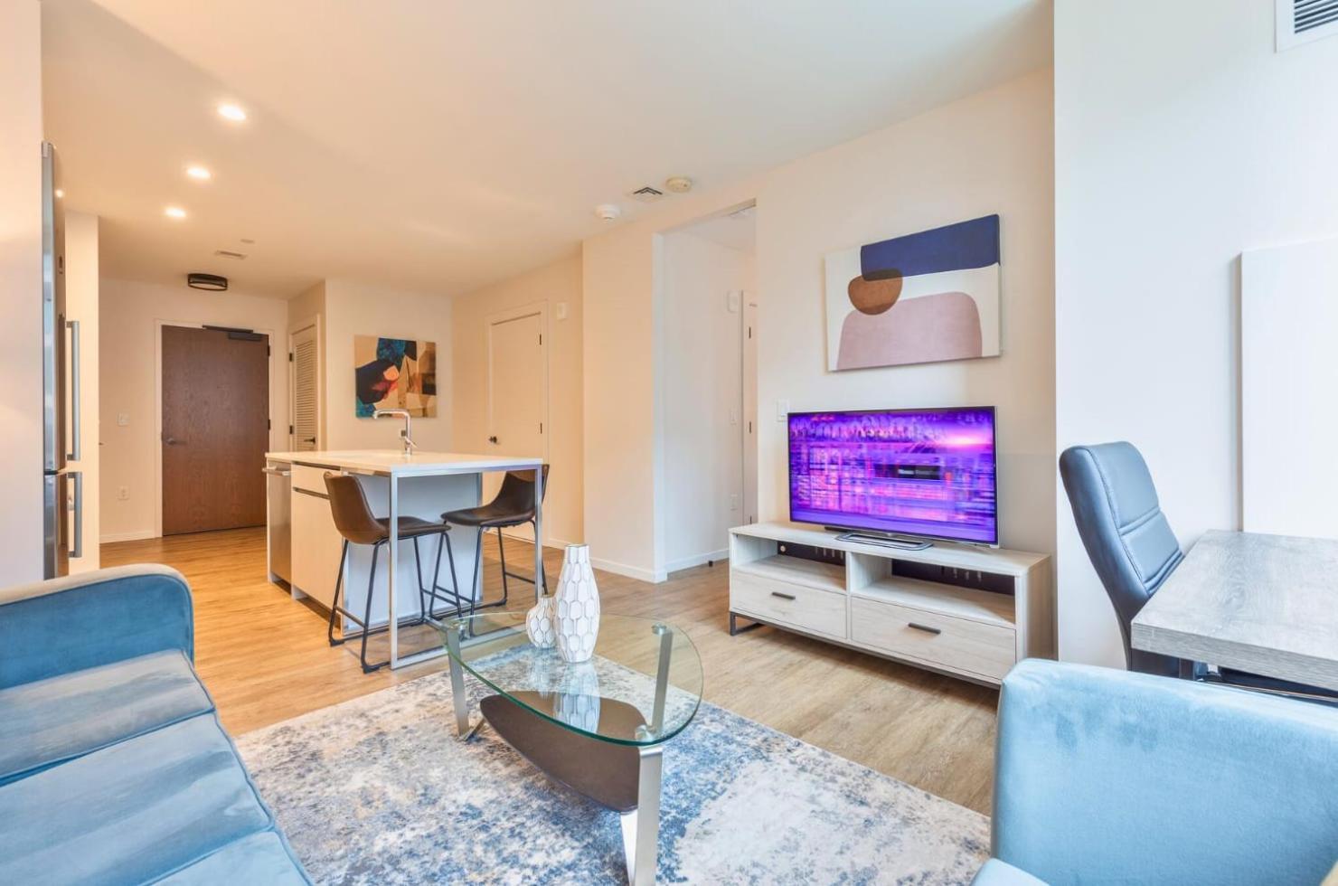 Apartment Gorgeous With Pool Views - Alx-1118