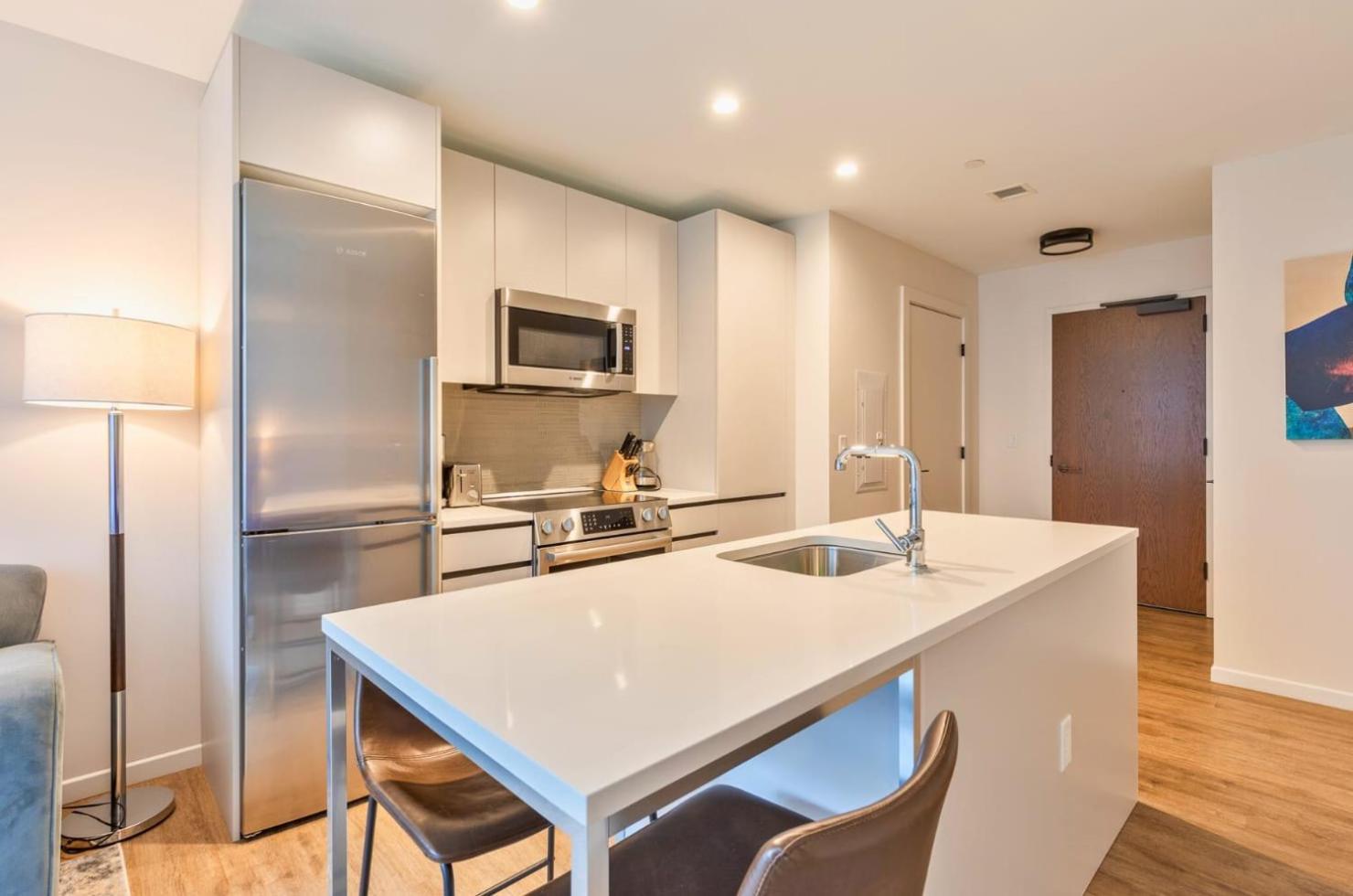 Gorgeous With Pool Views - Alx-1118 Apartment *