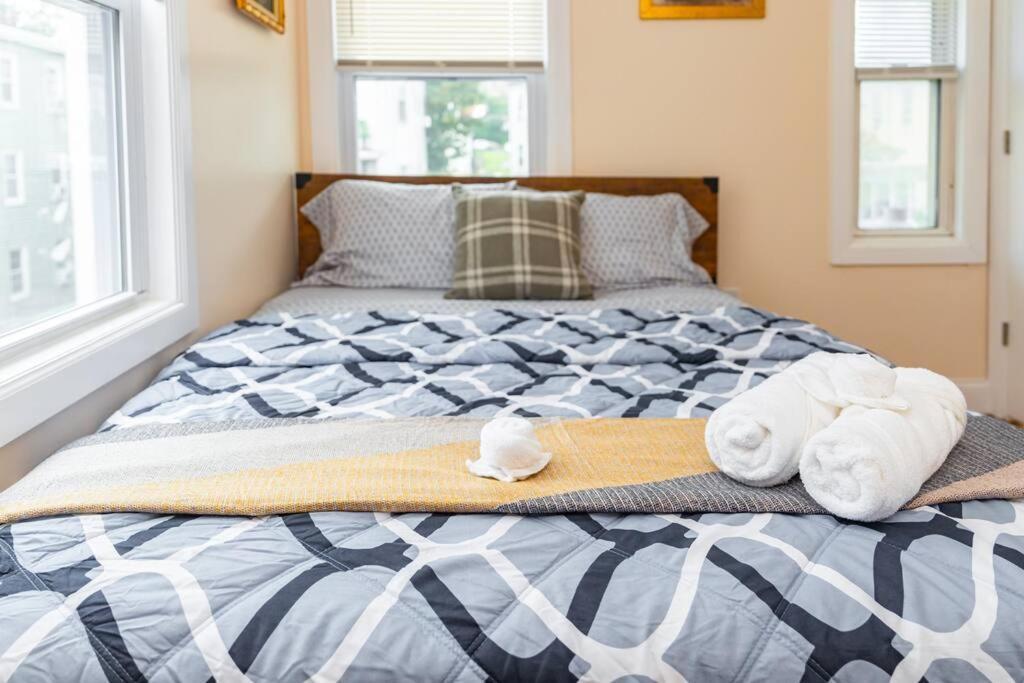 Apartment 30-3 3br - Cozy Near Fenway Park Boston