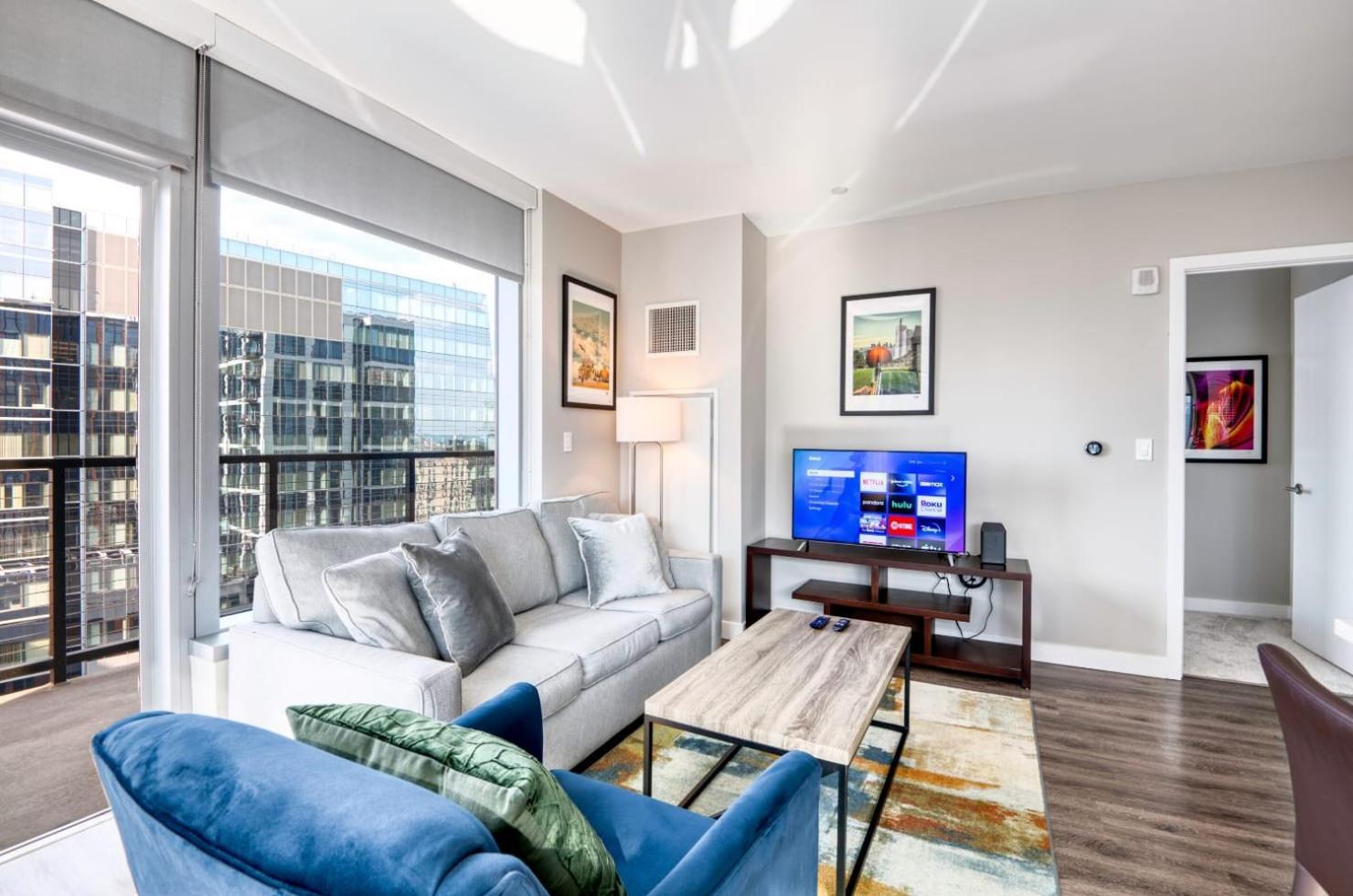 Luxury With Gym In Seaport - Via-1512 Boston