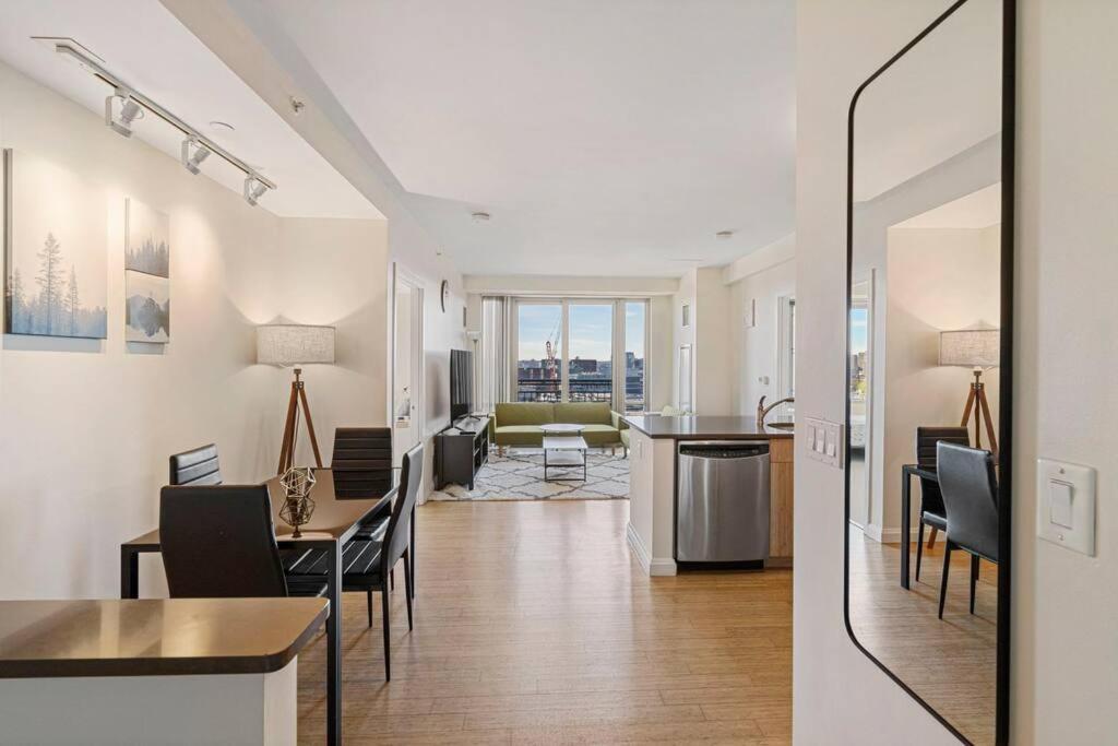 Tranquil 2 Bedroom 2ba With Stunning Views * Boston