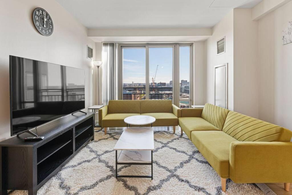 Tranquil 2 Bedroom 2ba With Stunning Views Apartment *