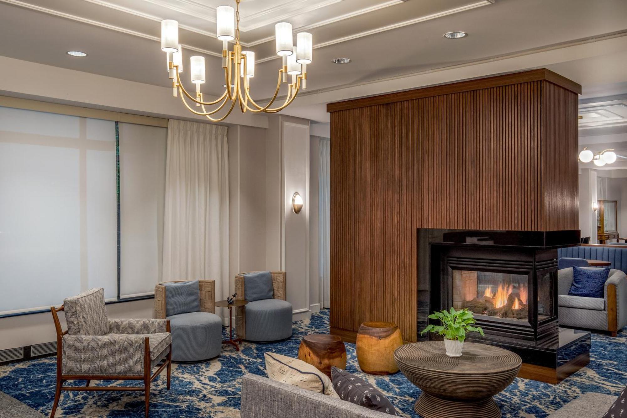 By Marriott Harbor On Tudor Wharf 3*
