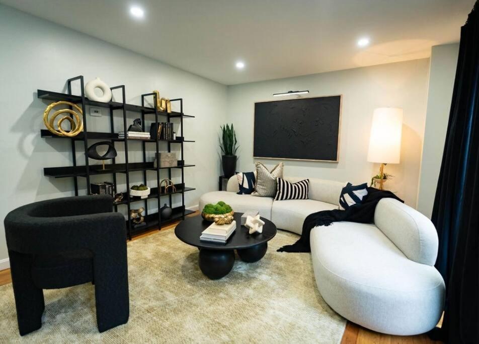 Modern Single Family Minutes From Hill Boston