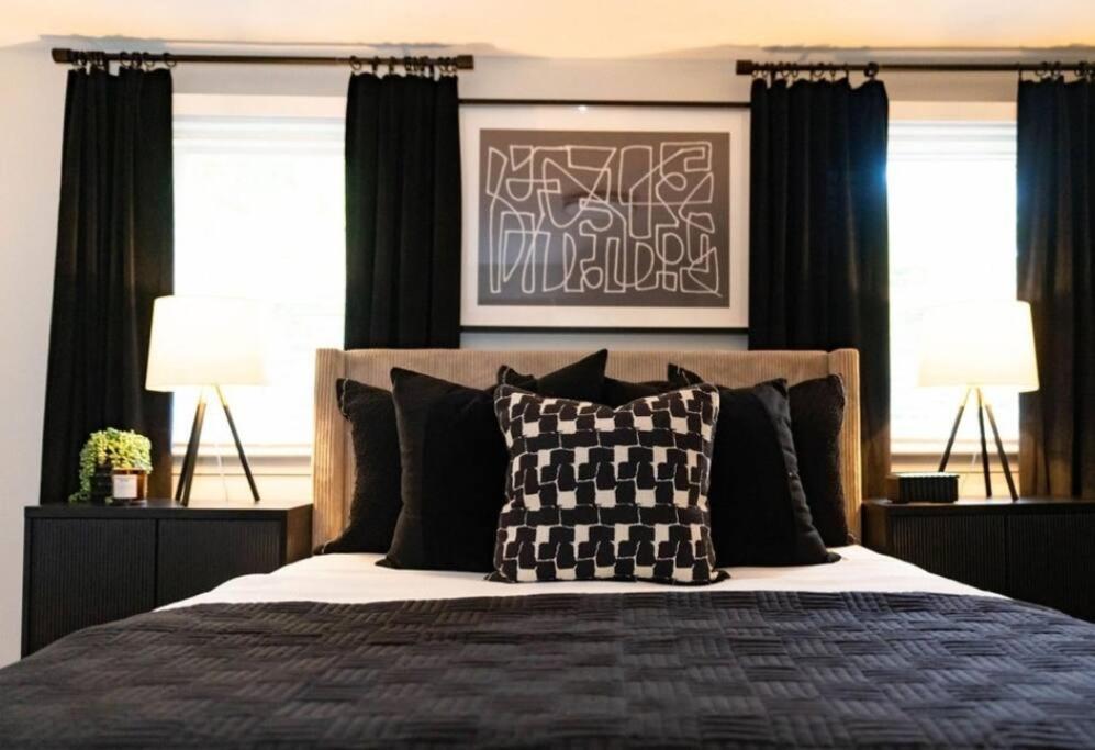 Modern Single Family Minutes From Hill Boston
