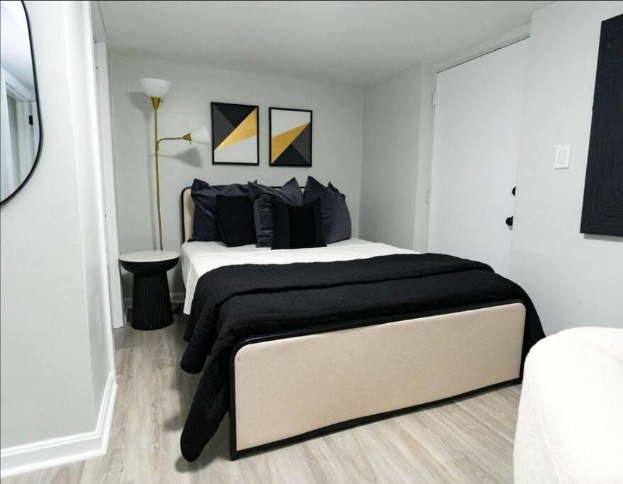 Modern Single Family Minutes From Hill Boston