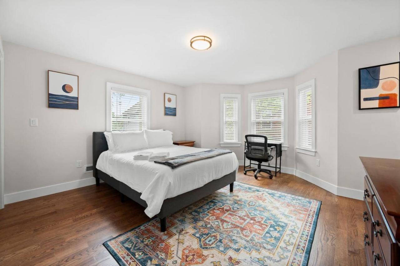 Holiday home Luxe 3bd 2ba Close To Downtown W Free Parking