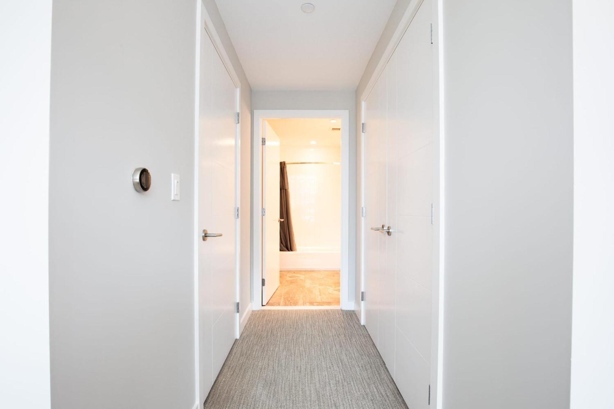 Apartment Luxury With Balcony In Seaport - Via-1524
