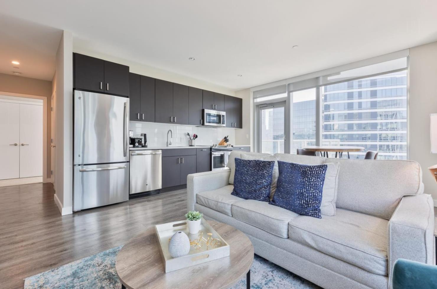 Luxury With Balcony In Seaport - Via-1524 Apartment Boston