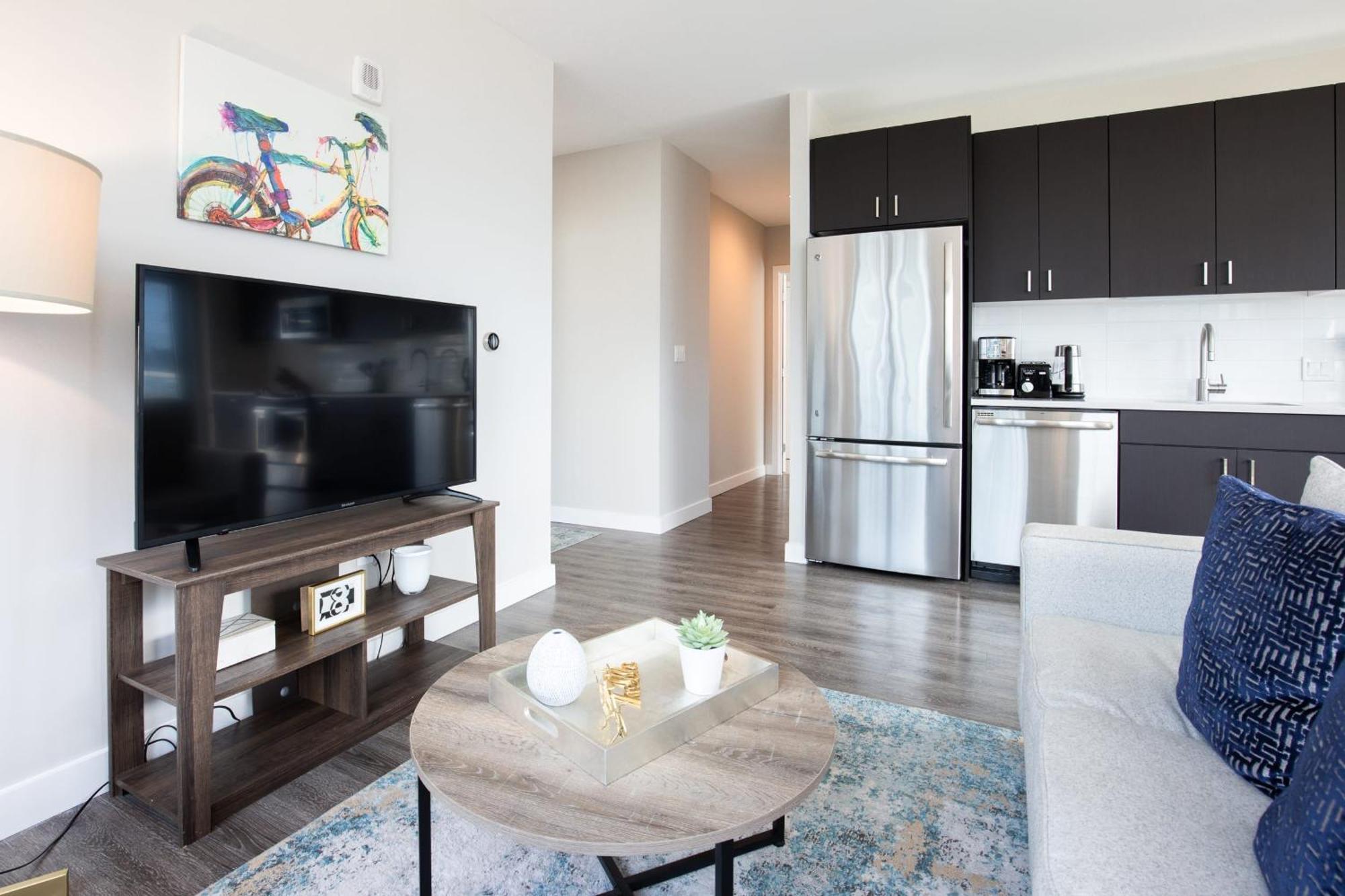 Luxury With Balcony In Seaport - Via-1524 Apartment *