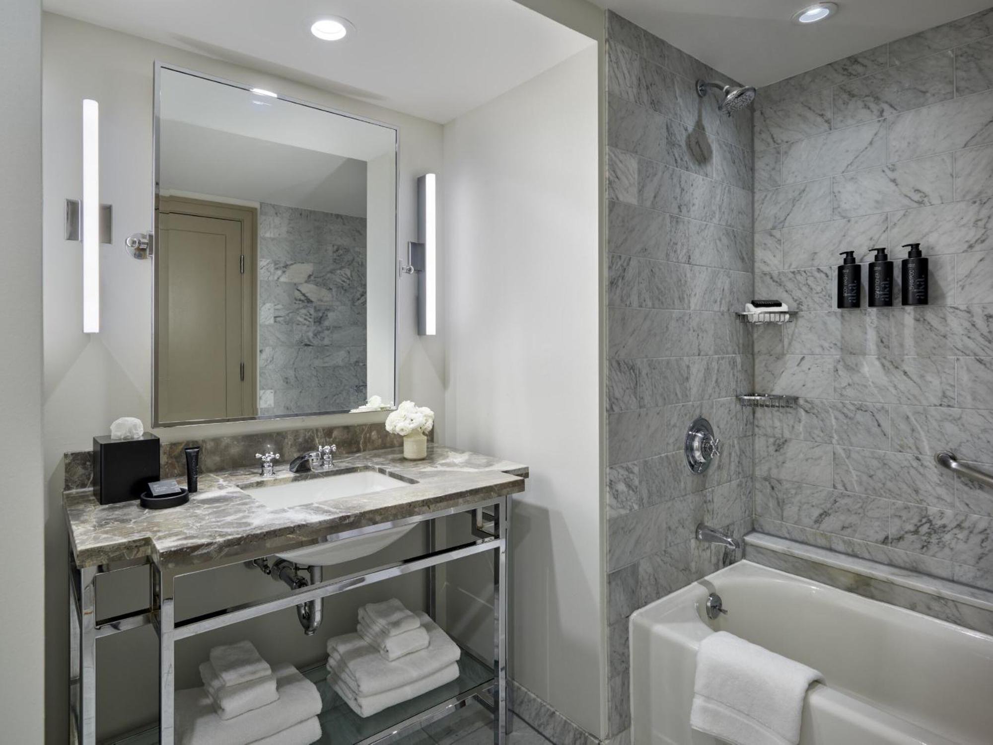 Hotel Aka Common 4*