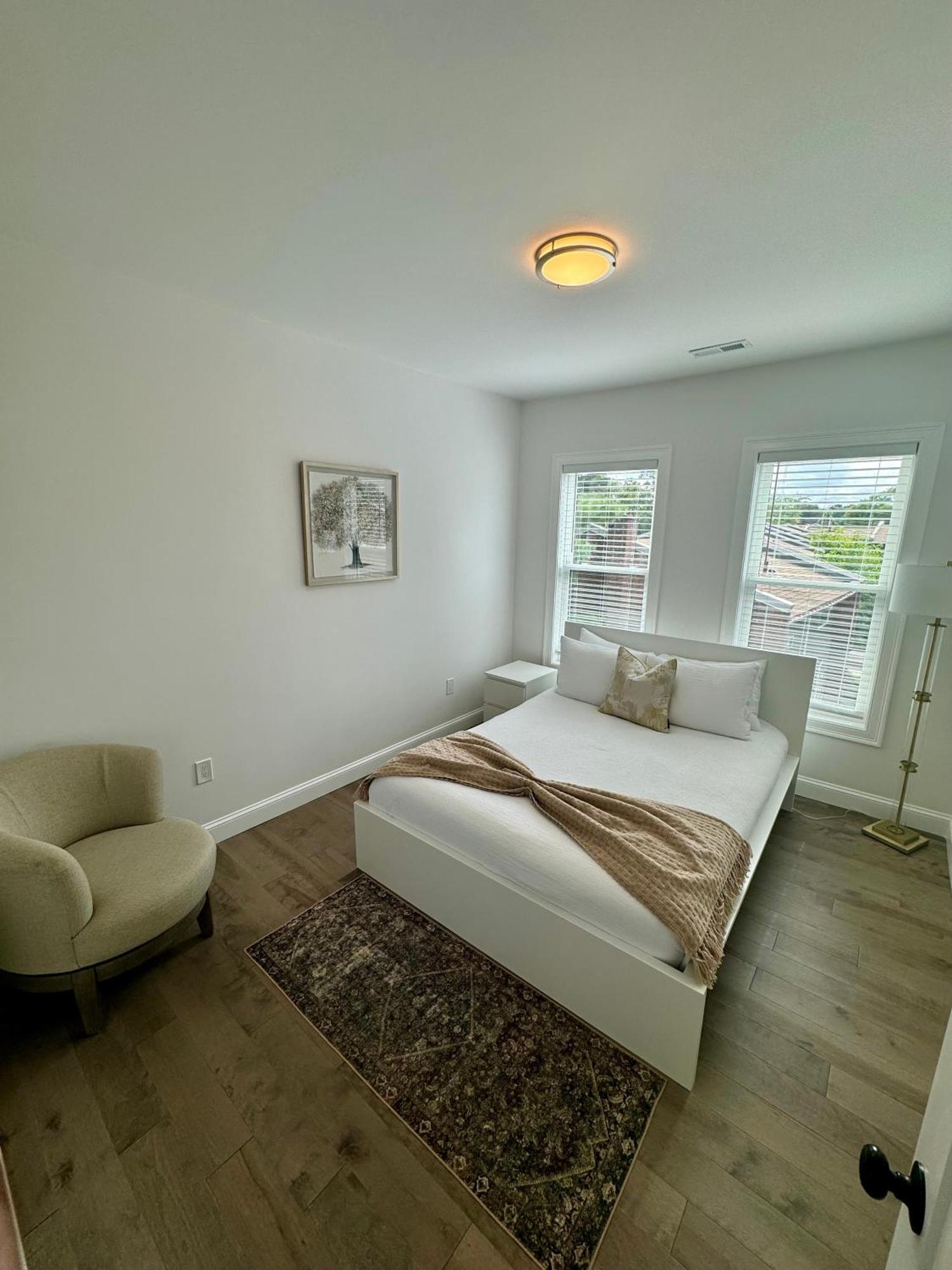 Modern 3-bedroom Condo, Fully Furnished & Renovated Aparthotel