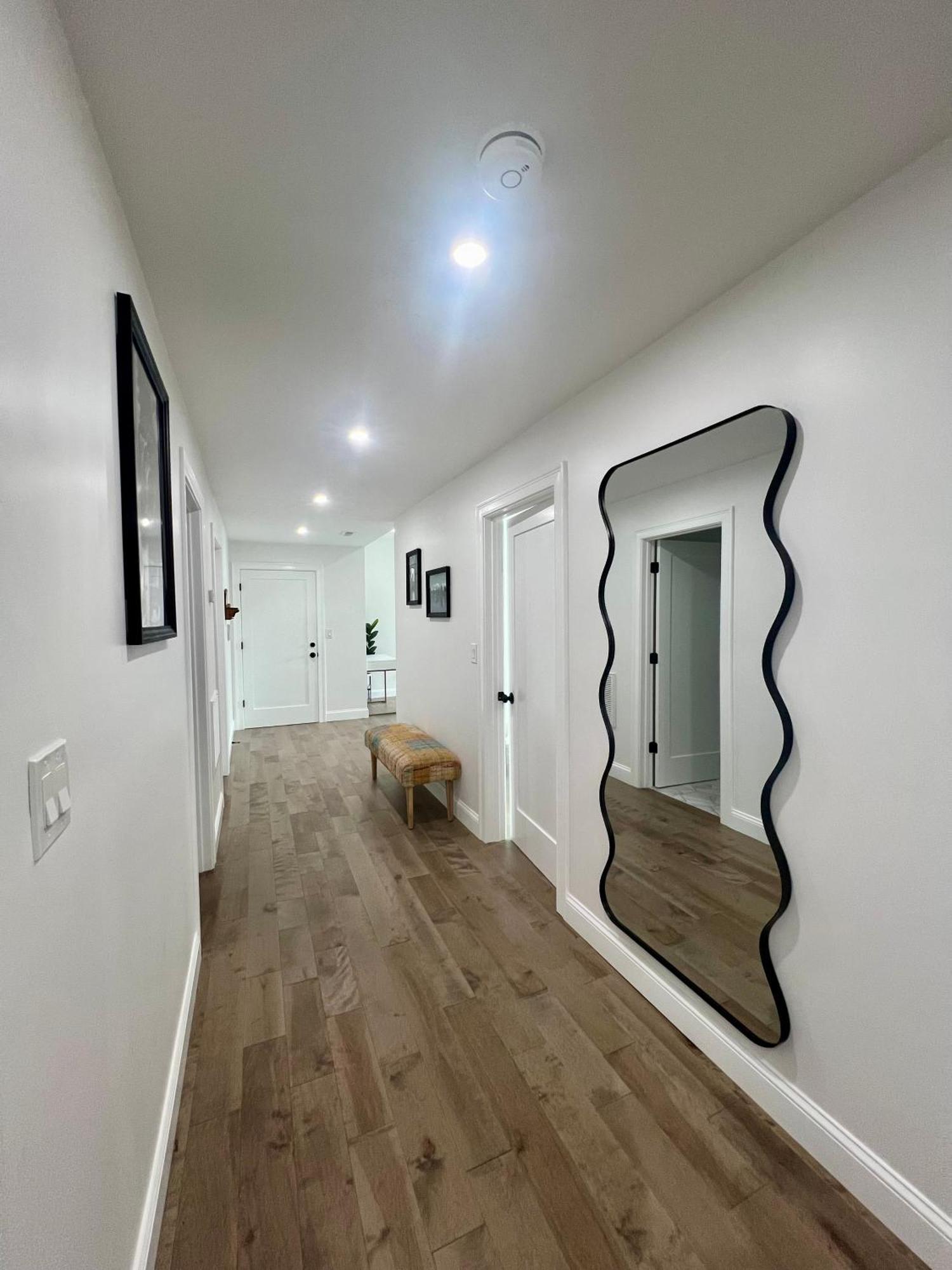 Modern 3-bedroom Condo, Fully Furnished & Renovated Aparthotel Boston