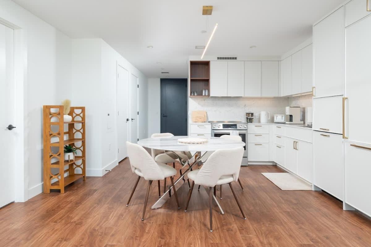 Apartment Back-bay 2br Penthouse W Roof And Gym *